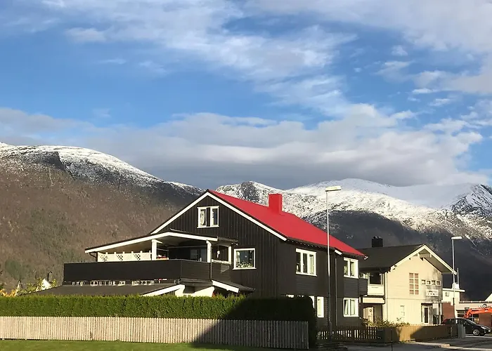 Villa Andalsnes Bed & Breakfast